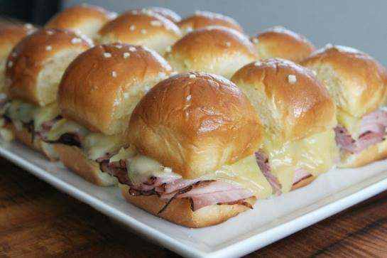 mini baked ham sandwiches