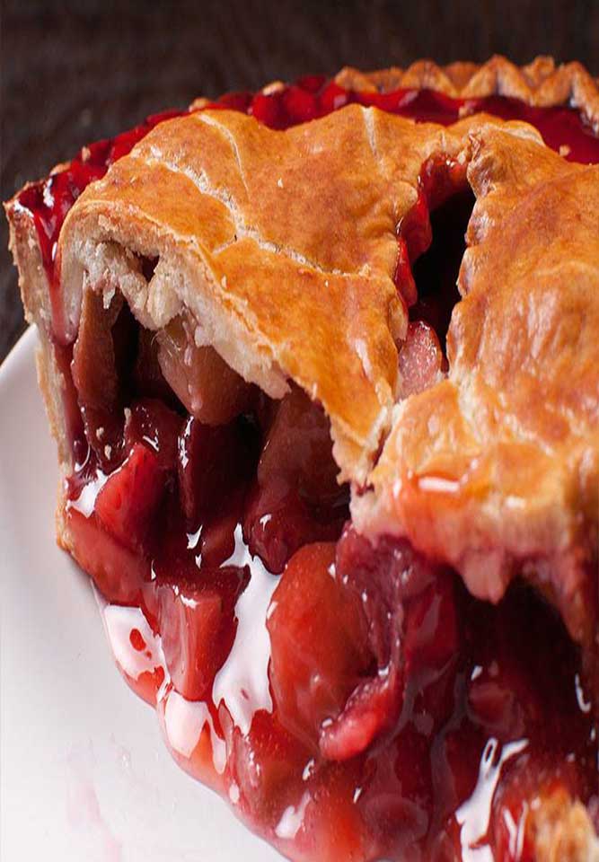 Old Fashioned Berry Rhubarb Pie