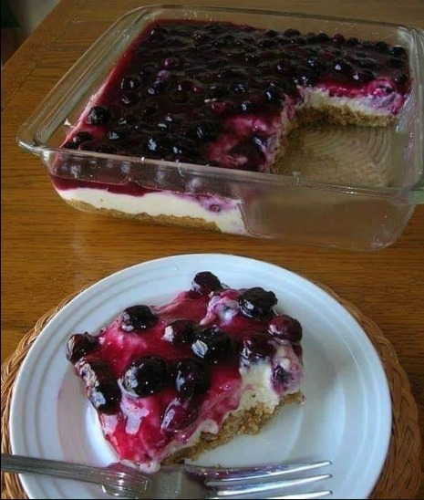 FRESH BLUEBERRY CHEESECAKE WITH HOMEMADE CRUST