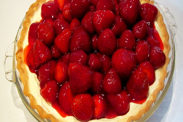 Fresh Strawberry Pie Topped Cheesecake…The Ultimate Skinny Dessert