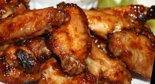 SWEET STICKY CHICKEN WINGS