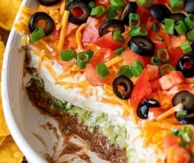 THE BEST 7 LAYER TACO DIP